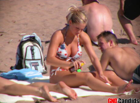 GND Candids invite you to explore a free pictures with splendid girl showing sexy body