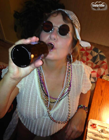 TAC Amateurs pleased to share with you a free photo gallery with Busty Bliss in sucking on dick scene