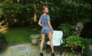 ALS Scan offers a free pic gallery with Asuna in pissing porn