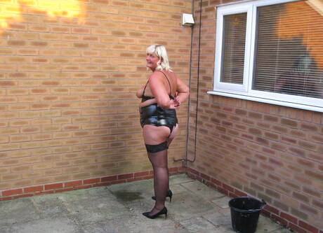 TAC Amateurs offers xxx pic gallery with Chrissy Uk xxx gallery 267102